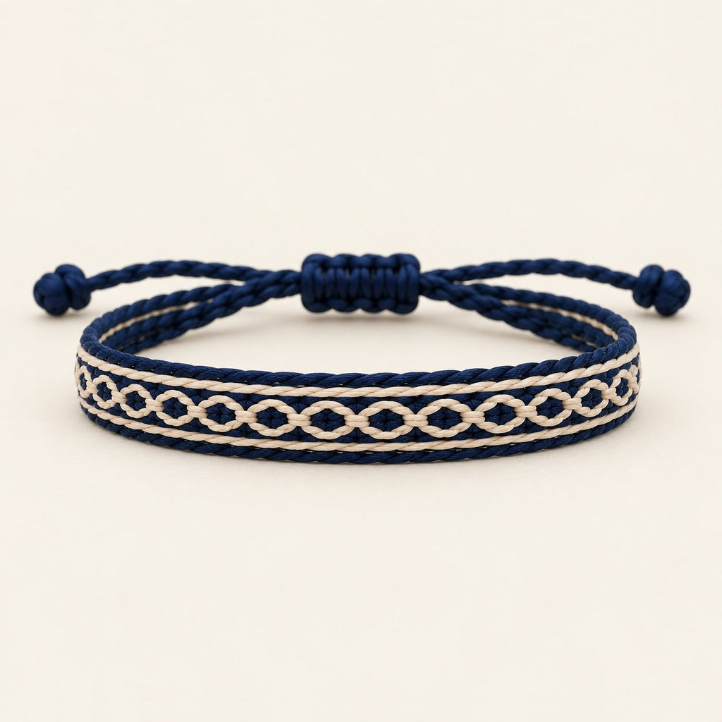 Nantucket bracelet, navy and cream, 7-8 mm
