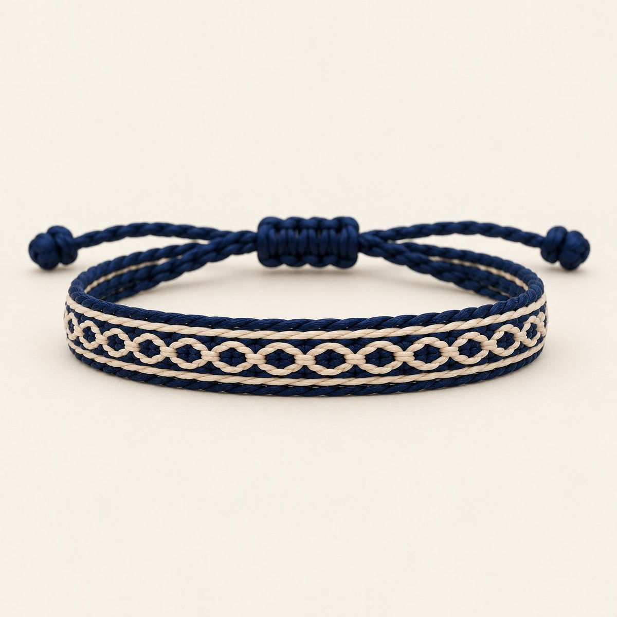 Nantucket bracelet, navy and cream, 7-8 mm